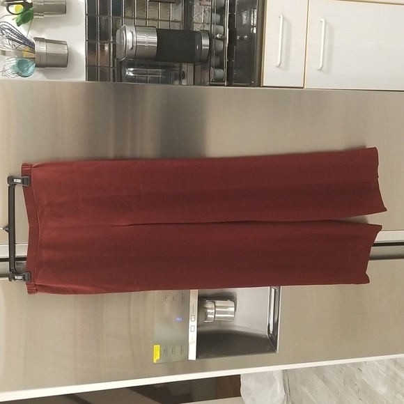 💕ST. JOHN💕 Liquid Satin Pant Elastic Back Pull-On Wide-Leg Oxblood Red M NWOT - Picture 4 of 11
